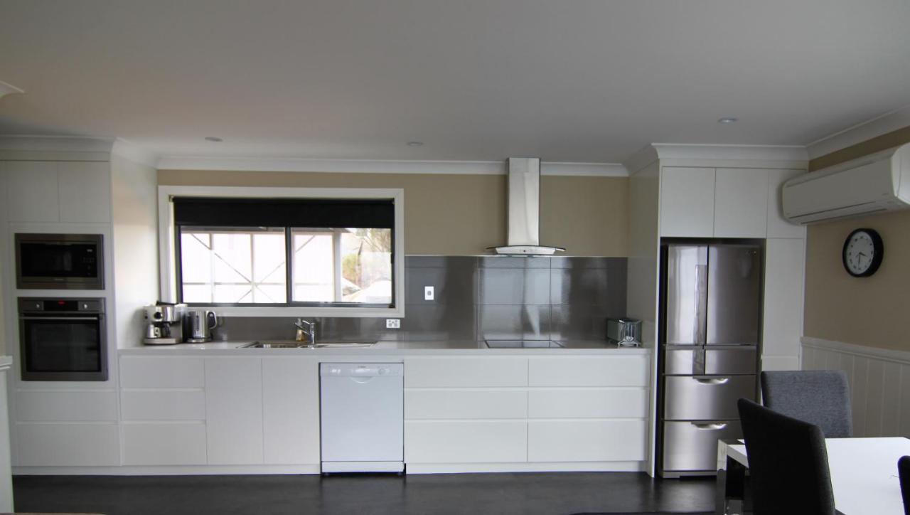 Sea Eagle Cottage Amazing Views Of Bay Of Fires Binalong Bay エクステリア 写真